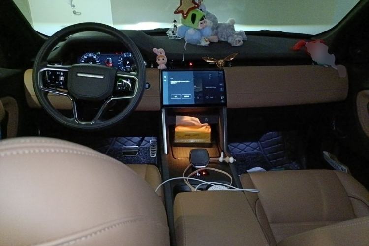 Used Land Rover Discovery Sport 2024 Luxury Custom Edition Center Console