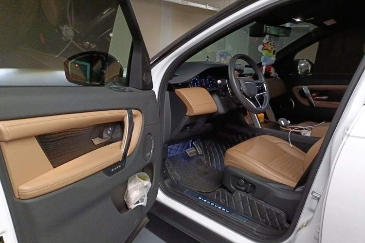 Used Land Rover Discovery Sport 2024 Luxury Custom Edition Driver Seat