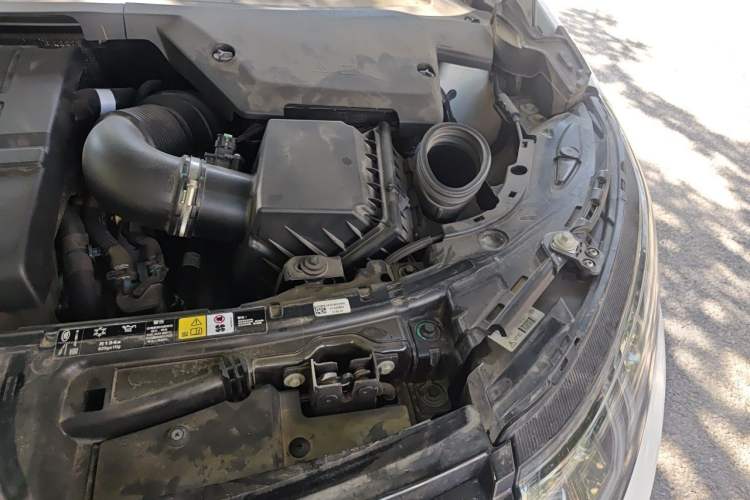 Used Land Rover Discovery Sport 2024 Luxury Custom Edition Engine Bay Left