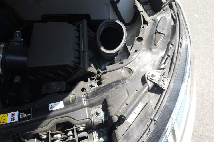 Used Land Rover Discovery Sport 2024 Luxury Custom Edition Engine Bay Left