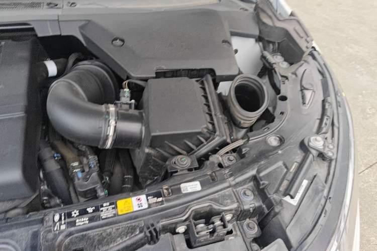 Used Land Rover Discovery Sport 2024 Performance Tech Edition Engine Bay Left