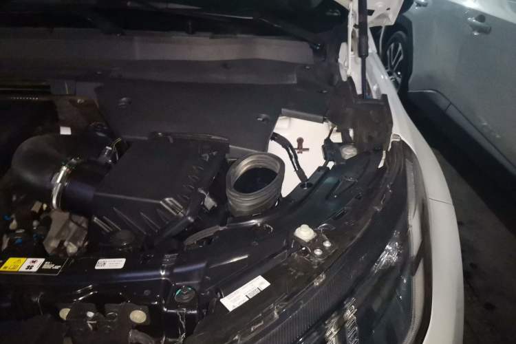 Used Land Rover Discovery Sport 2024 Performance Tech Edition Engine Bay Left