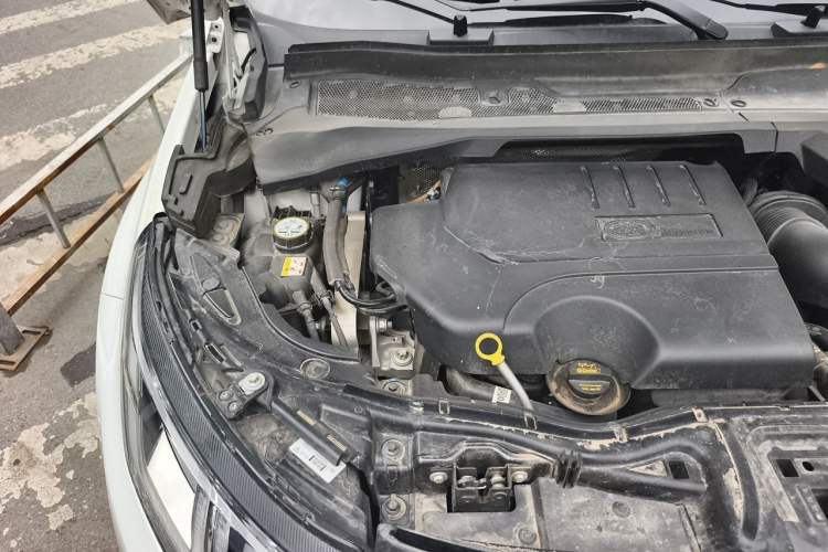 Used Land Rover Discovery Sport 2024 Performance Tech Edition Engine Bay Right