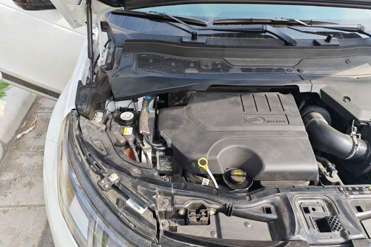 Used Land Rover Discovery Sport 2024 Luxury Custom Edition Engine Bay Right