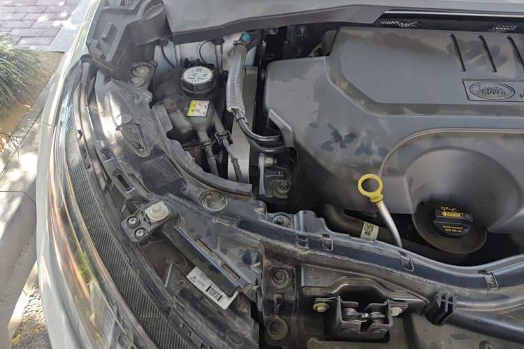 Used Land Rover Discovery Sport 2024 Luxury Custom Edition Engine Bay Right