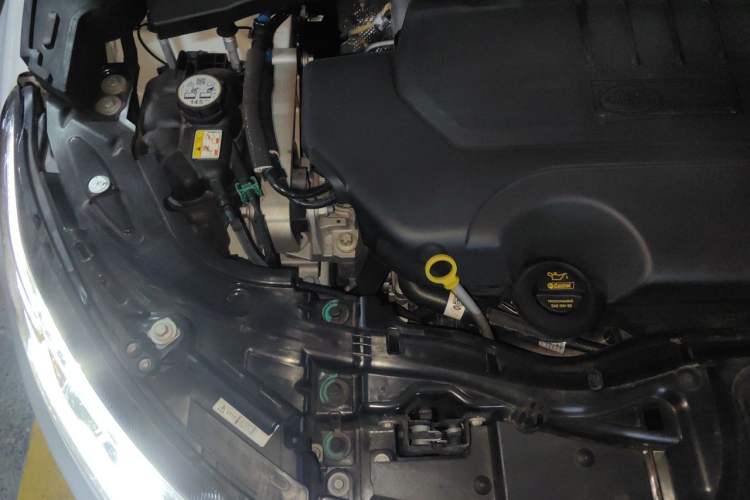 Used Land Rover Discovery Sport 2024 Performance Tech Edition Engine Bay Right