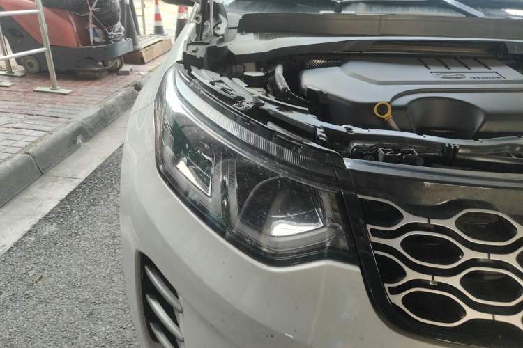 Used Land Rover Discovery Sport 2024 Luxury Custom Edition Engine Bay Right