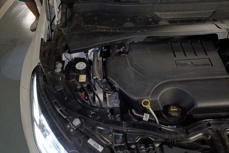 Used Land Rover Discovery Sport 2024 Luxury Custom Edition Engine Bay Right