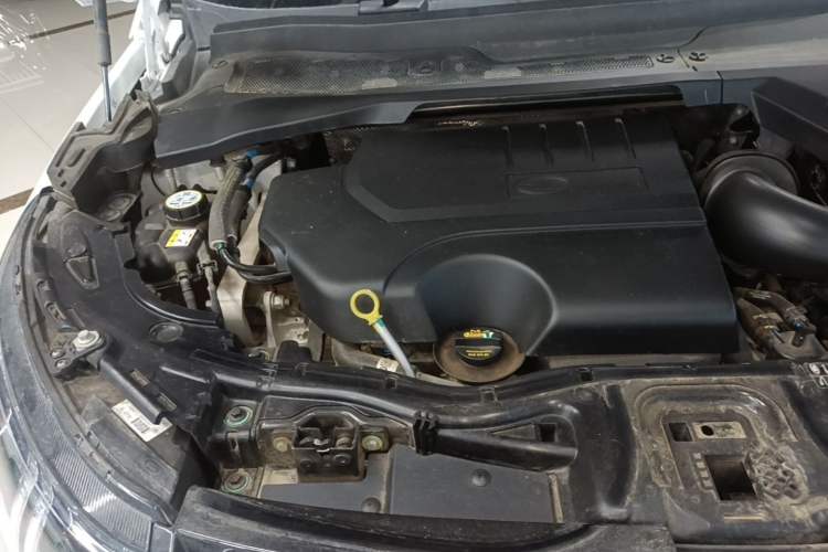 Used Land Rover Discovery Sport 2024 Performance Tech Edition Engine Bay Right