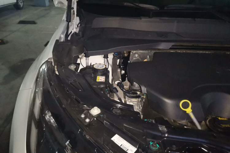 Used Land Rover Discovery Sport 2024 Performance Tech Edition Engine Bay Right