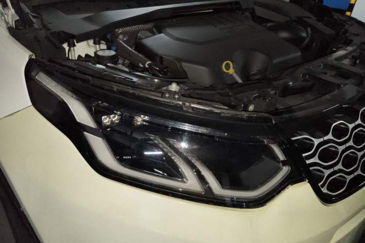 Used Land Rover Discovery Sport 2024 Luxury Custom Edition Engine Bay Right