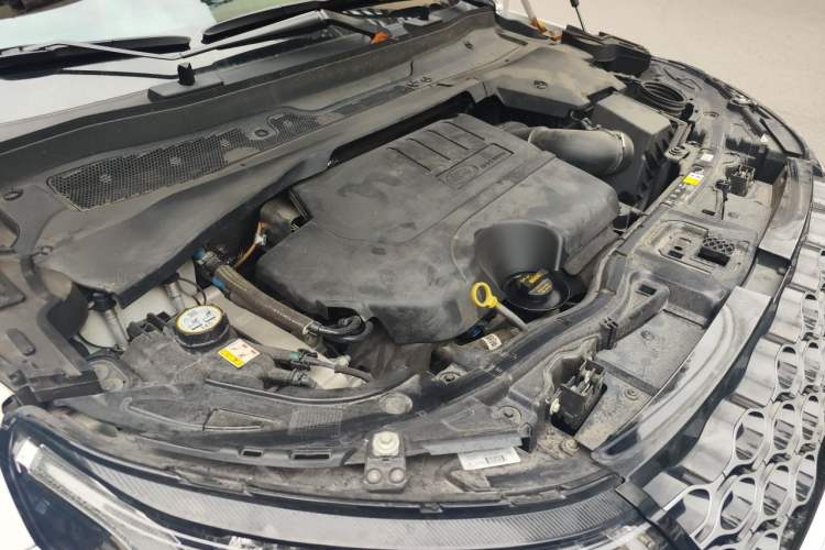Used Land Rover Discovery Sport 2024 Luxury Custom Edition Engine Bay Right