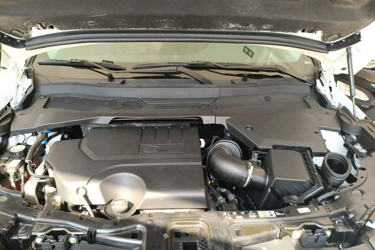 Used Land Rover Discovery Sport 2024 Luxury Custom Edition Engine Bay