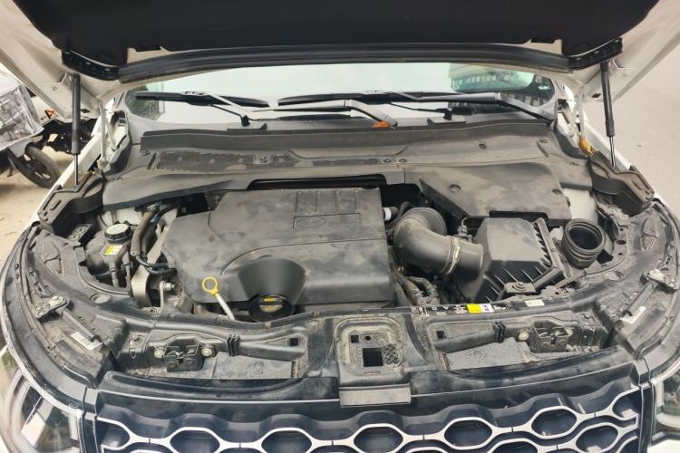 Used Land Rover Discovery Sport 2024 Luxury Custom Edition Engine Bay