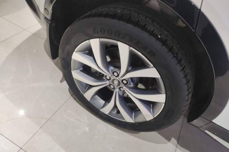 Used Land Rover Discovery Sport 2024 Luxury Custom Edition Exterior 1