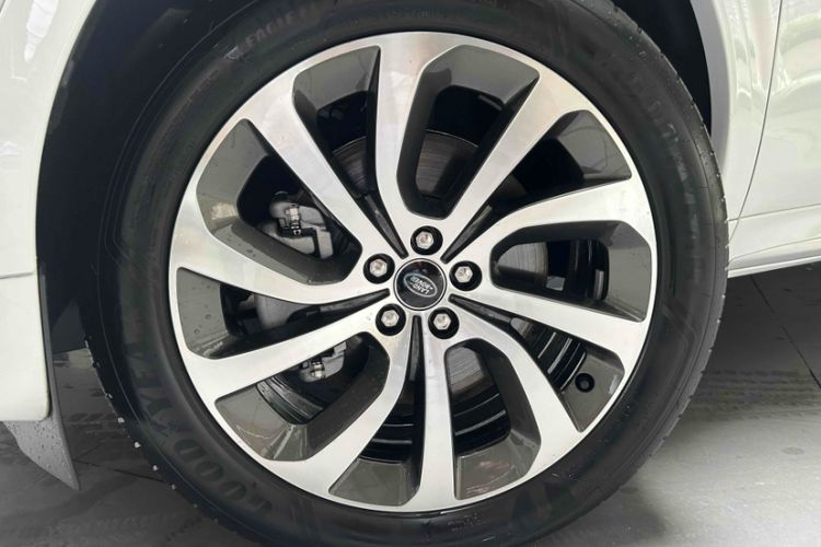 Used Land Rover Discovery Sport 2024 Performance Tech Edition Exterior 3