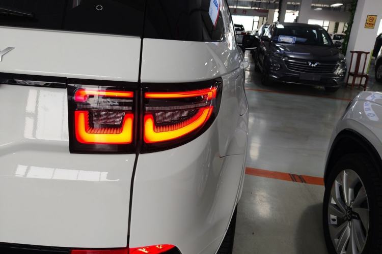Used Land Rover Discovery Sport 2024 Performance Tech Edition Exterior 3