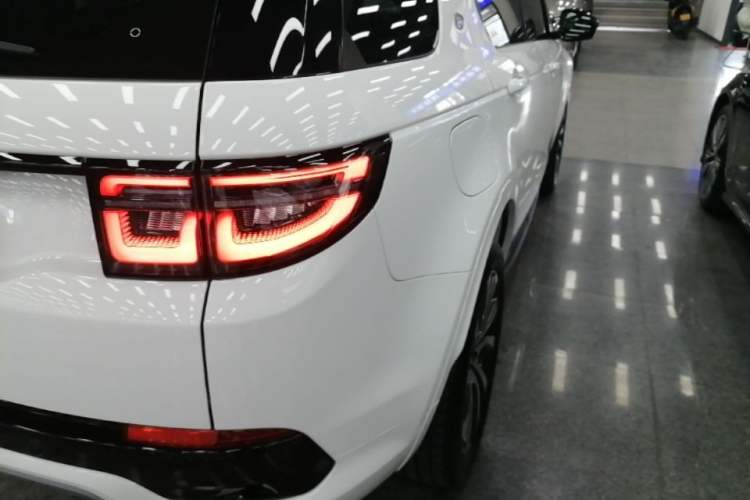 Used Land Rover Discovery Sport 2024 Performance Tech Edition Exterior 3
