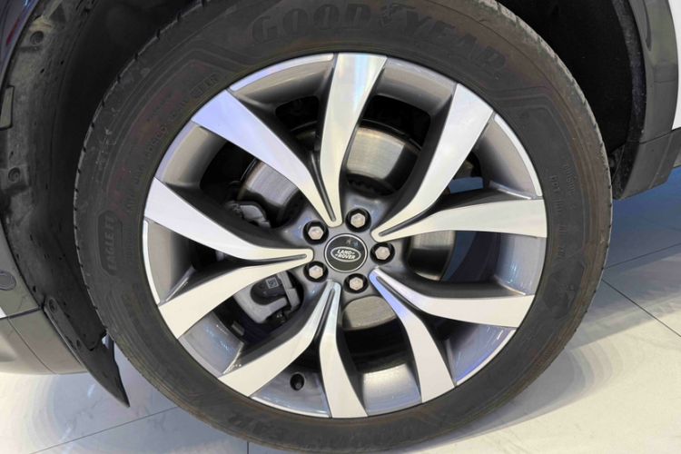 Used Land Rover Discovery Sport 2024 Luxury Custom Edition Exterior 3