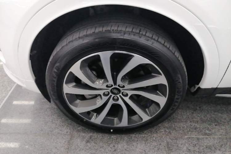 Used Land Rover Discovery Sport 2024 Performance Tech Edition Exterior 4