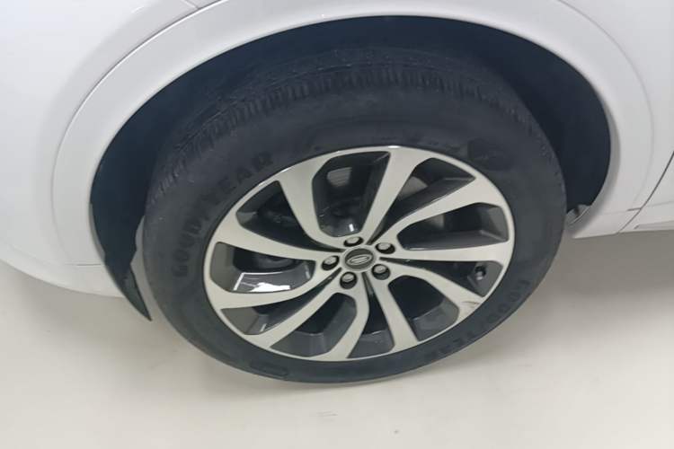 Used Land Rover Discovery Sport 2024 Performance Tech Edition Exterior 4