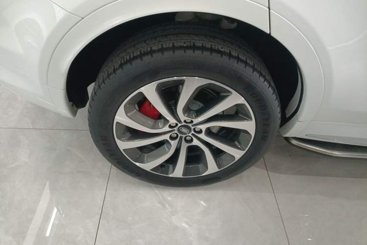 Used Land Rover Discovery Sport 2024 Performance Tech Edition Exterior 5