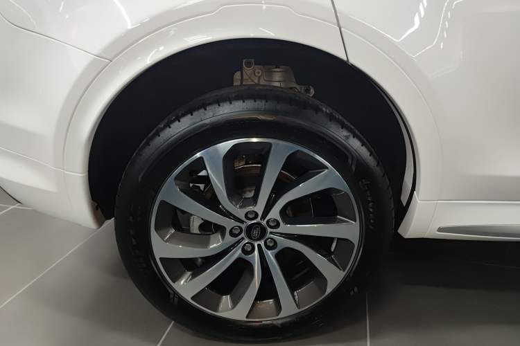 Used Land Rover Discovery Sport 2024 Performance Tech Edition Exterior 8