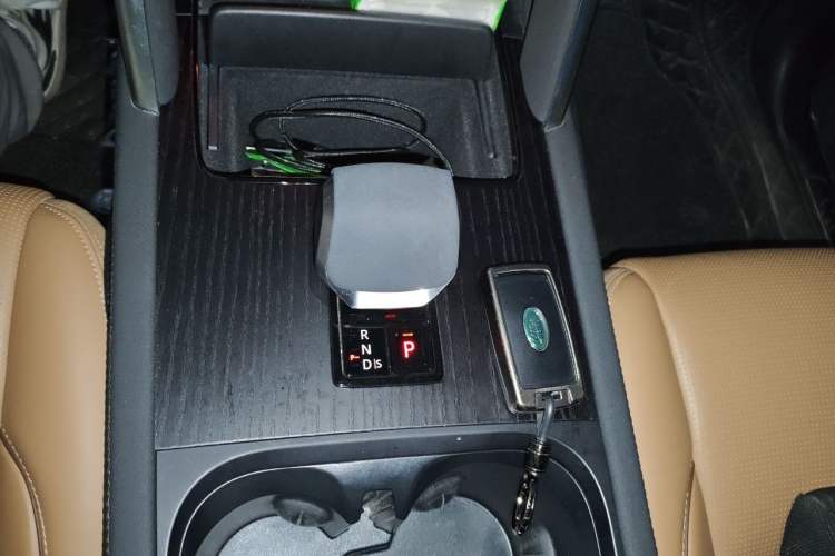 Used Land Rover Discovery Sport 2024 Luxury Custom Edition Gear Lever
