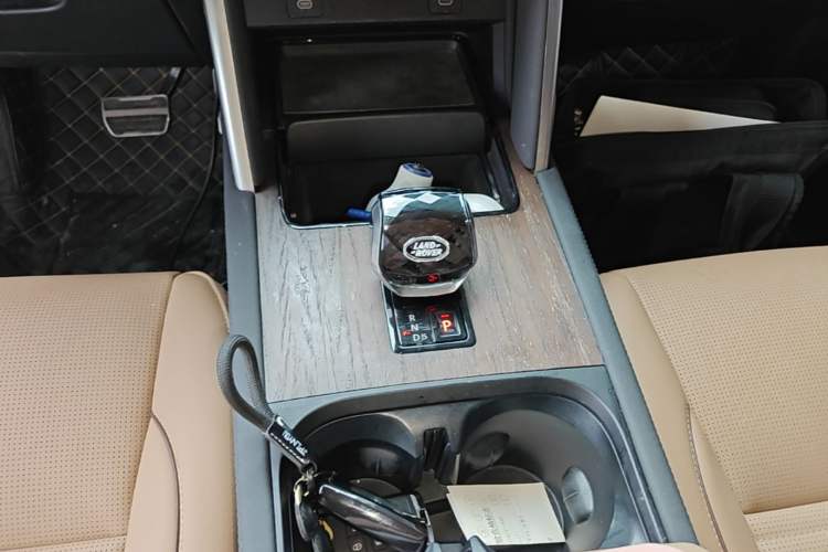 Used Land Rover Discovery Sport 2024 Performance Tech Edition Gear Lever