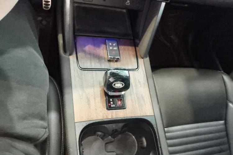 Used Land Rover Discovery Sport 2024 Performance Tech Edition Gear Lever