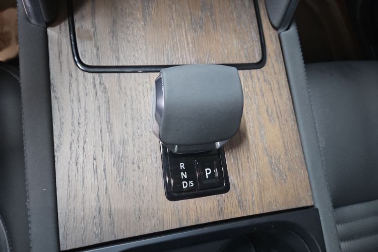 Used Land Rover Discovery Sport 2024 Performance Tech Edition Gear Lever