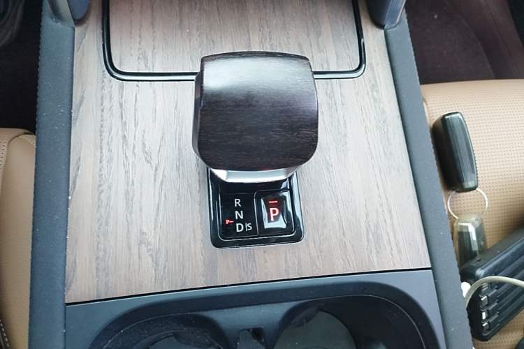 Used Land Rover Discovery Sport 2024 Performance Tech Edition Gear Lever