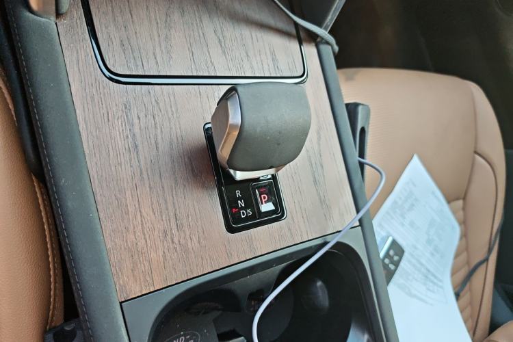 Used Land Rover Discovery Sport 2024 Performance Tech Edition Gear Lever