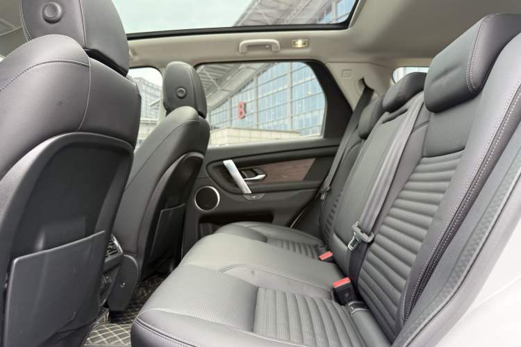 Used Land Rover Discovery Sport 2024 Performance Tech Edition Interior 10