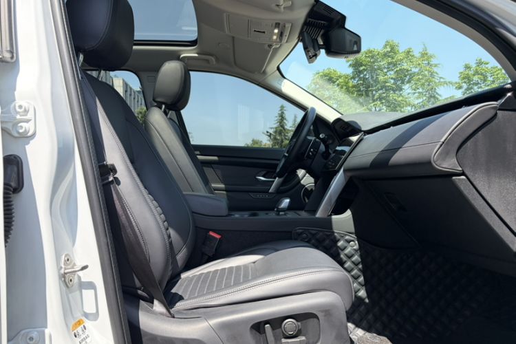 Used Land Rover Discovery Sport 2024 Luxury Custom Edition Interior 13