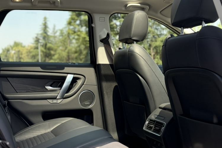 Used Land Rover Discovery Sport 2024 Luxury Custom Edition Interior 14