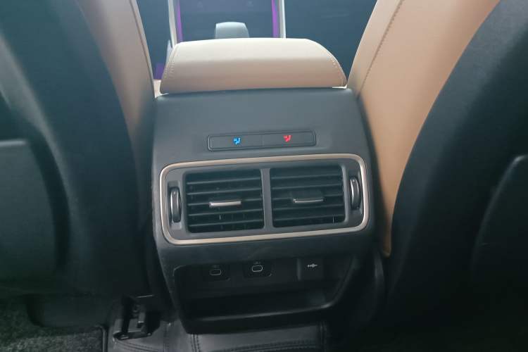 Used Land Rover Discovery Sport 2024 Performance Tech Edition Interior 4