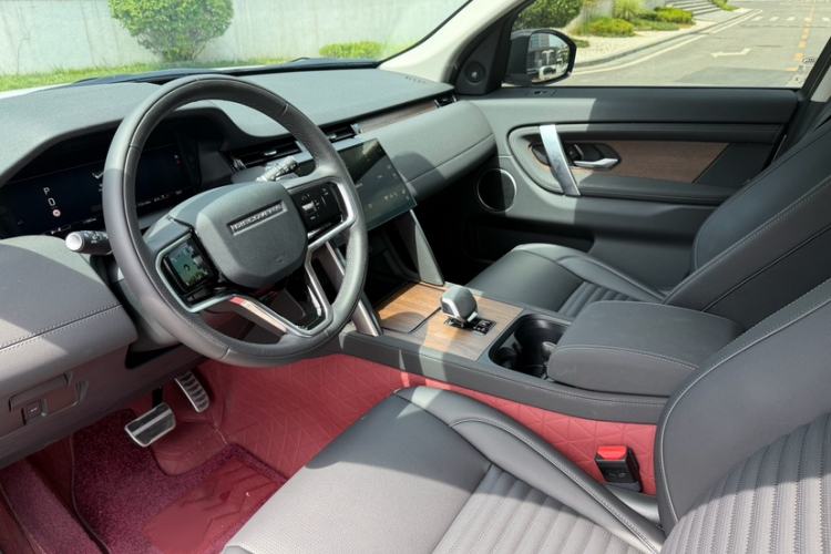 Used Land Rover Discovery Sport 2024 Performance Tech Edition Interior 4