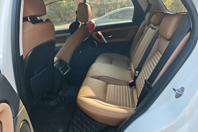 Used Land Rover Discovery Sport 2024 Performance Tech Edition Interior 4