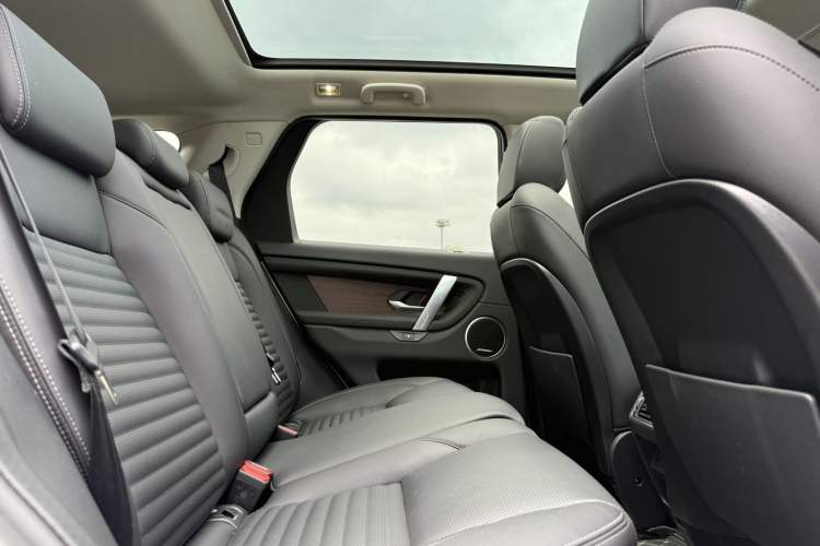 Used Land Rover Discovery Sport 2024 Performance Tech Edition Interior 4