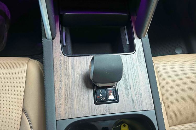 Used Land Rover Discovery Sport 2024 Performance Tech Edition Interior 5