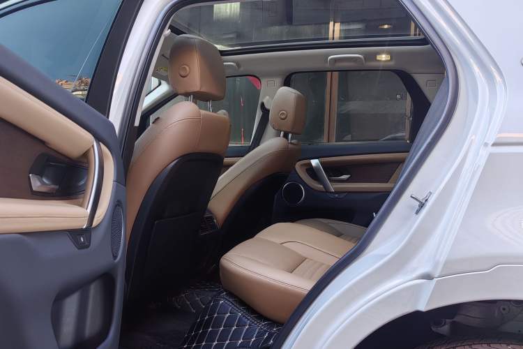 Used Land Rover Discovery Sport 2024 Performance Tech Edition Interior 5