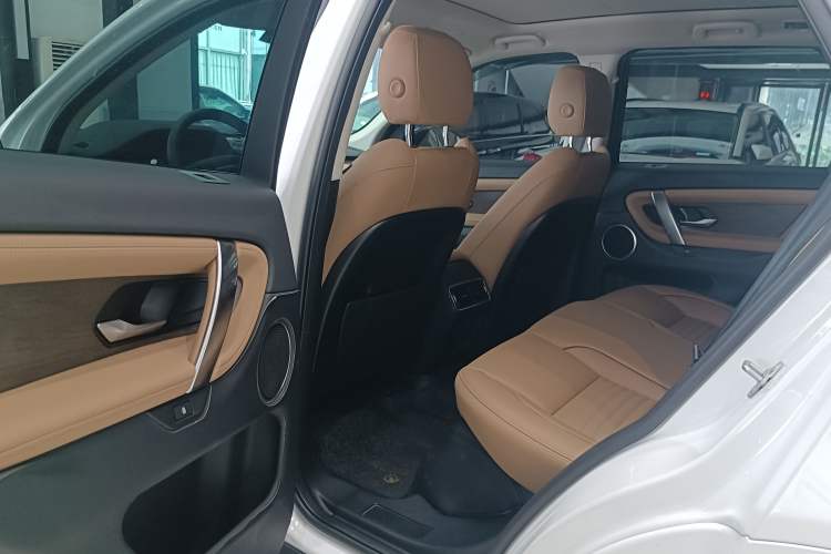 Used Land Rover Discovery Sport 2024 Performance Tech Edition Interior 6