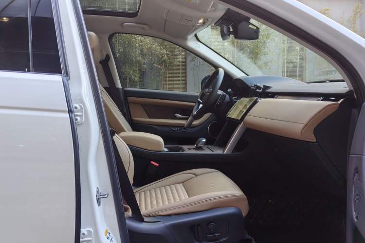 Used Land Rover Discovery Sport 2024 Performance Tech Edition Interior 8