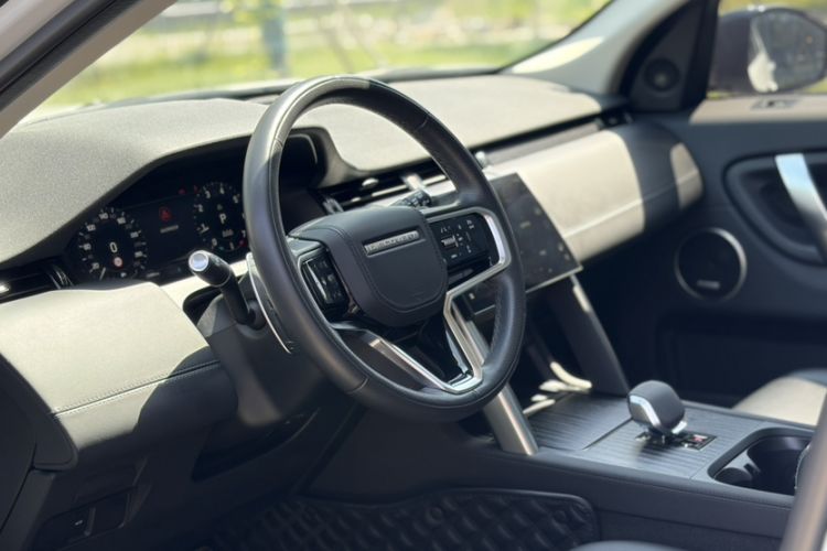 Used Land Rover Discovery Sport 2024 Luxury Custom Edition Interior 8