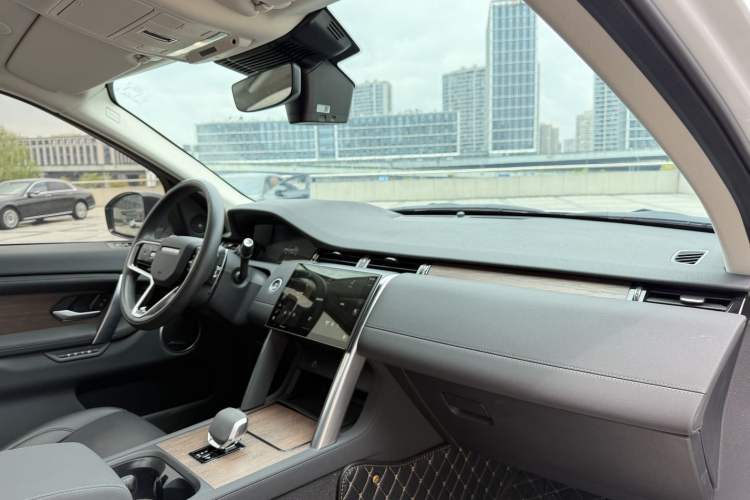 Used Land Rover Discovery Sport 2024 Performance Tech Edition Interior 9
