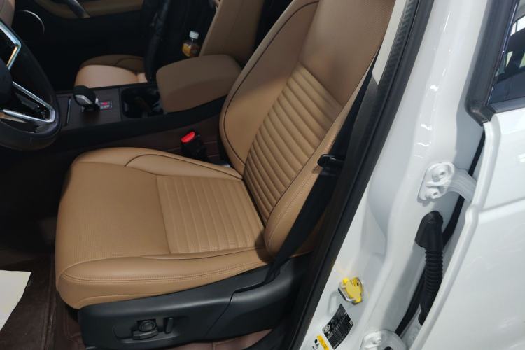 Used Land Rover Discovery Sport 2024 Performance Tech Edition Left Front Seat