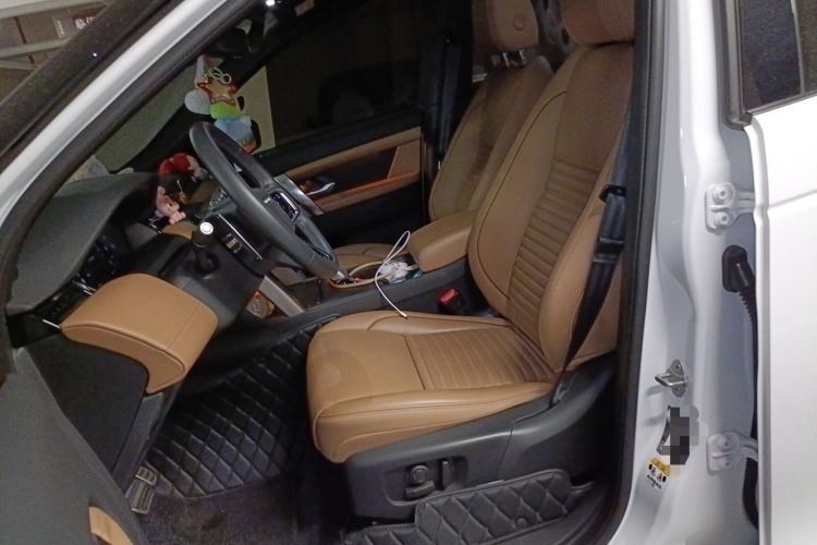 Used Land Rover Discovery Sport 2024 Luxury Custom Edition Left Front Seat