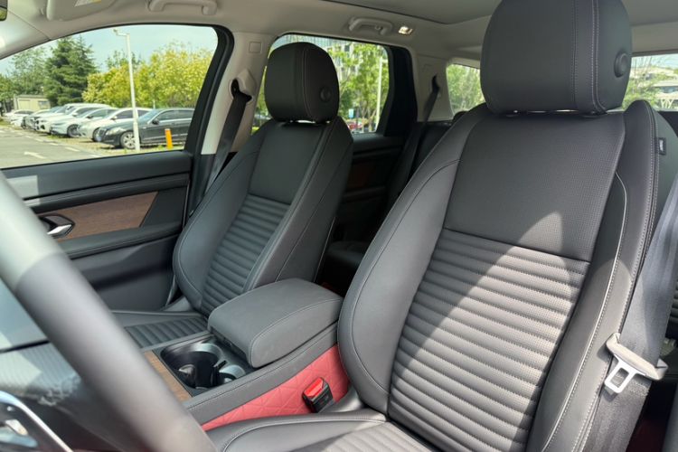 Used Land Rover Discovery Sport 2024 Performance Tech Edition Left Front Seat