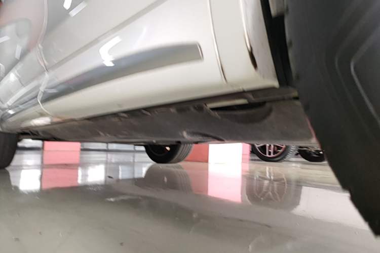 Used Land Rover Discovery Sport 2024 Performance Tech Edition Left Side Sill